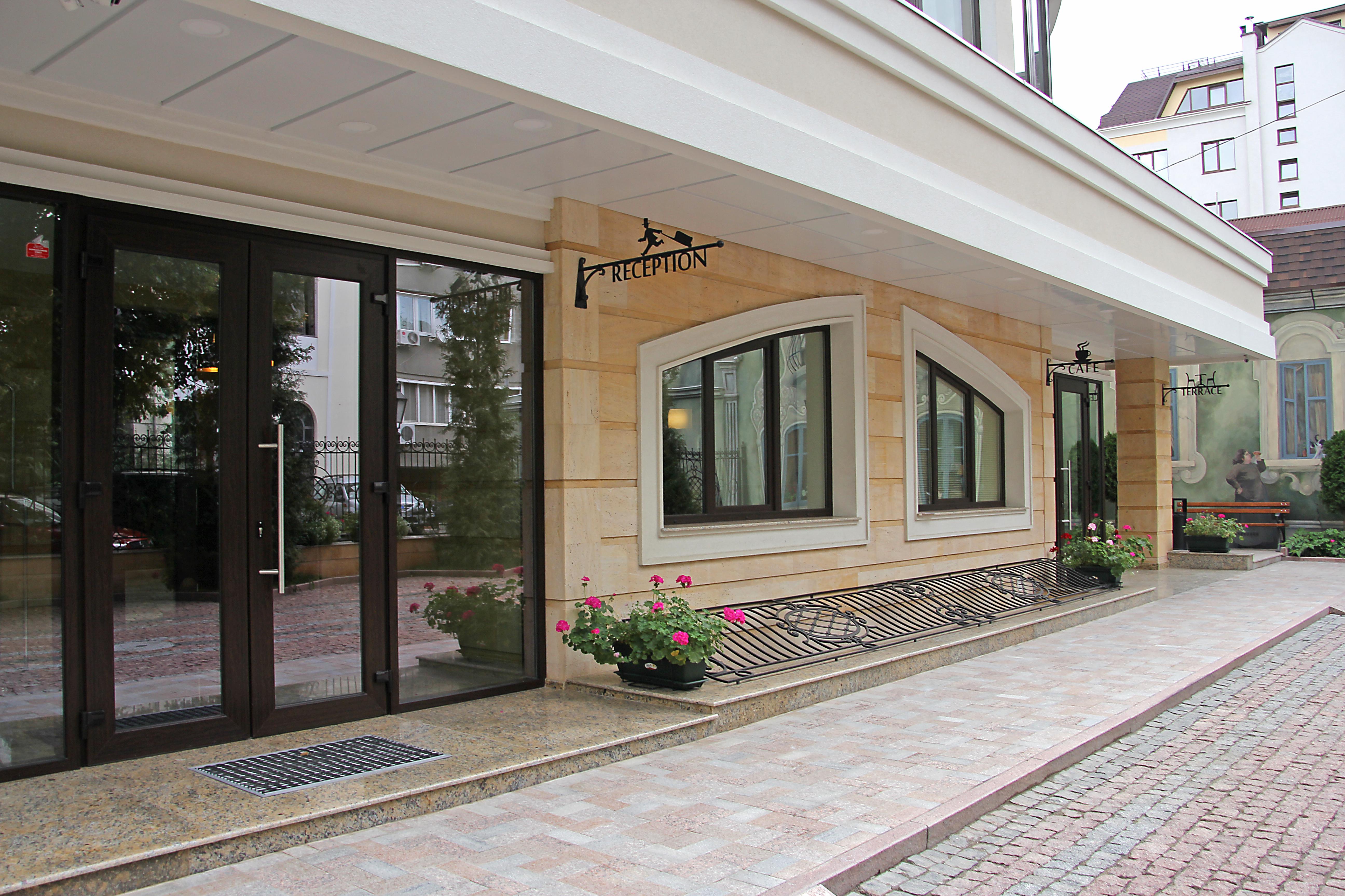 Zentrum Hotel Chisinau Luaran gambar