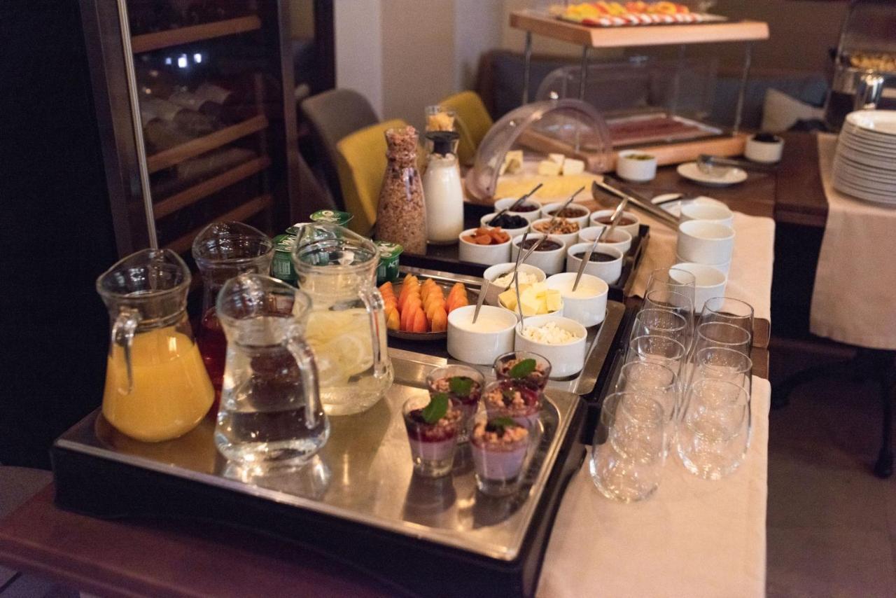 Zentrum Hotel Chisinau Luaran gambar